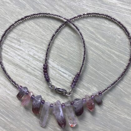 SUPER-7 And Glass Beads On Wire Necklace